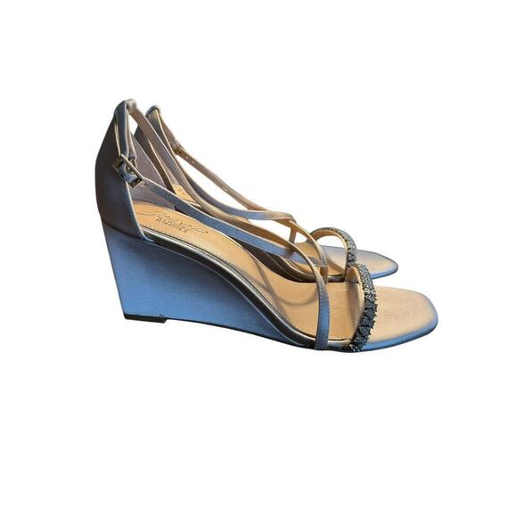 Jewel Badgley Mischka NEW Adelynn Perfect Simplicity Wedge Heel Champagne 9 Hoco - Picture 8 of 10